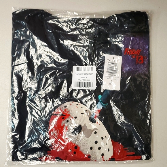 ❤️NWT VINTAGE TORRID TEE - FRIDAY THE 13TH JASON VOORHEES DISTRESSED MASK - PLUS - Picture 4 of 12